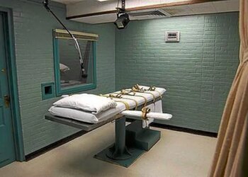 El Departamento de Justicia de Estados Unidos recomienda el uso de pelotones de fusilamiento y la electrocución como métodos de ejecución