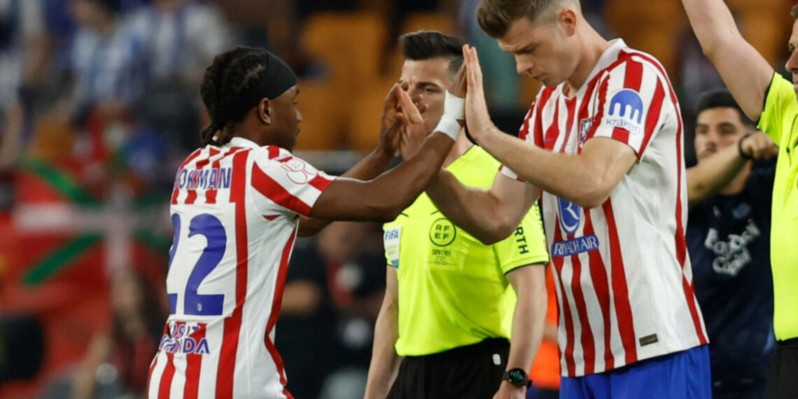 Lookman y Sorloth, lesionados