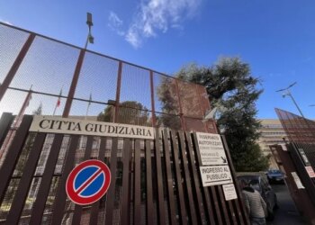 Drogaba a su hijo y lo violaba enviando los vídeos a su amante: 10 años para la madre y el hombre por agresión sexual