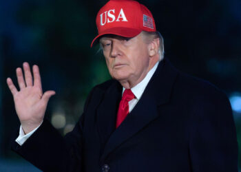 Donald Trump amenaza con destruir los buques que desafíen el bloqueo del estrecho de Ormuz: "Será rápido y brutal"