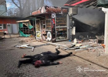 Un ataque ruso deja cinco muertos en un mercado ucraniano