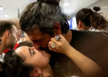 Activistas griegos denuncian malos tratos tras ser detenidos por Israel en la Flotilla