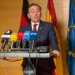 Albares desacredita la amenaza de EEUU de que España sea expulsada de la OTAN: "Ja, ja, ja, ja. Hablemos en serio"