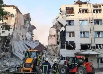 Rusia afirma que un ataque con drones ucranianos deja cuatro muertos y 35 heridos en la región de Lugansk