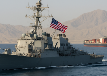 El tránsito de barcos por el estrecho de Ormuz está aumentando gracias a la ayuda de Estados Unidos