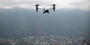 Aviones de EEUU ejecutan un ejercicio militar sobre Caracas cuatro meses después de la captura de Maduro