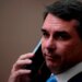 Tiembla la candidatura presidencial de Flávio Bolsonaro por pedir dinero a un banquero investigado por estafa