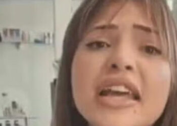 Una joven apuñala a su peluquero por un corte de flequillo que no le gustó