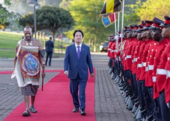 China arremete con dureza contra el desafiante rey de Suazilandia, al que acusa de "estar alimentado" por los separatistas de Taiwan