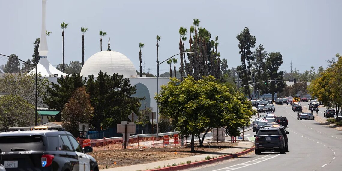 Al menos cinco muertos en un ataque a una mezquita en San Diego