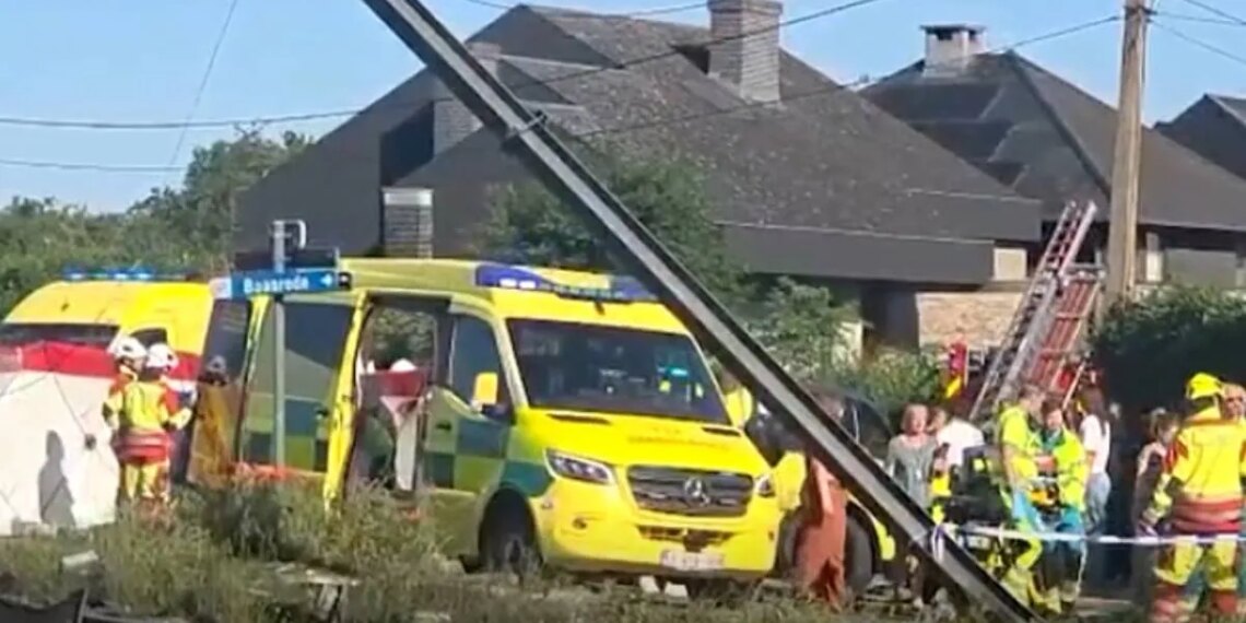Un autobús escolar choca contra un tren en Bélgica y deja varias "víctimas"