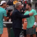 Incidente en Roland Garros: el árbitro tuvo que separar a Pedro Martínez y Sakamoto