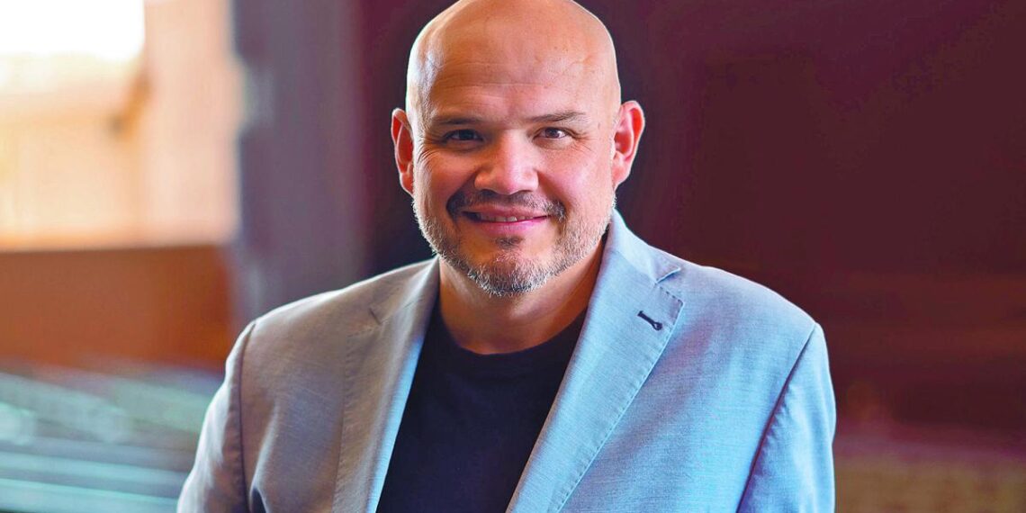 David Lomelí y el reto de dirigir la Ópera de Dallas
