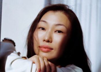 The Retinol Derivative In This Korean Serum Acts Like A Wrinkle Filler