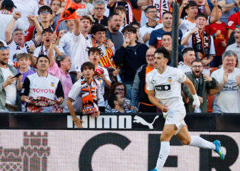 Diego López pide “disculpas” a Mestalla y da la cara por Corberán: “Se lo curra muchísimo, nos da muchas soluciones”