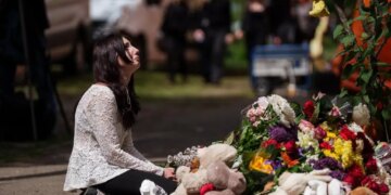 Luto en Kiev por los 24 muertos en los feroces bombardeos lanzados el jueves por Rusia