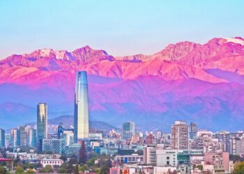 Economía chilena cae más de lo previsto en el primer trimestre