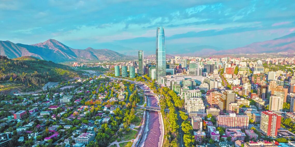 Gobierno chileno prevé menor crecimiento del PIB
