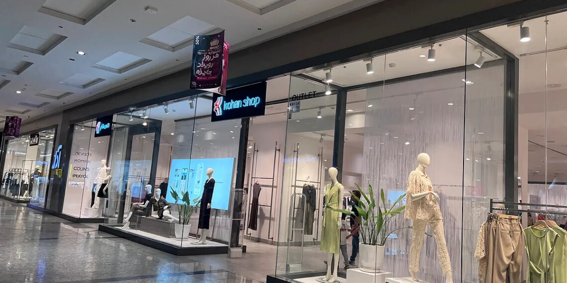 El mayor centro comercial del mundo está vacío: el imposible retorno a la normalidad de la economía iraní