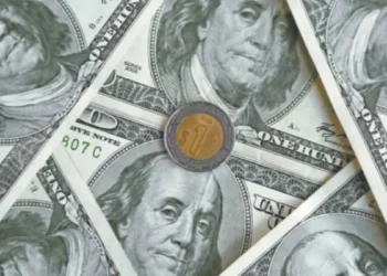Peso mexicano se deprecia levemente frente al dólar tras ataque estadounidense en Irán