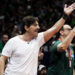 El dueño del Panathinaikos, presente para apoyar a sus pupilos antes del crucial partido ante el Valencia Basket