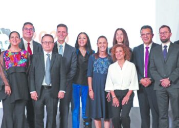 Farmacéuticas anuncian inversiones por 21,000 millones de pesos