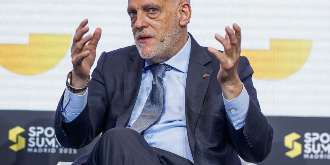 Tebas: "Es triste que Florentino mienta y viva del victimismo de la persecución"