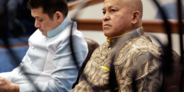 El ex jefe de Policía de Filipinas requerido por La Haya sale del Senado tras días atrincherado pero no se confirma su detención