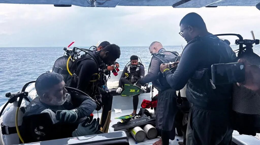 Muere por síndrome de descompresión un buceador militar de las Maldivas que buscaba los cuerpos de los cuatro italianos desaparecidos