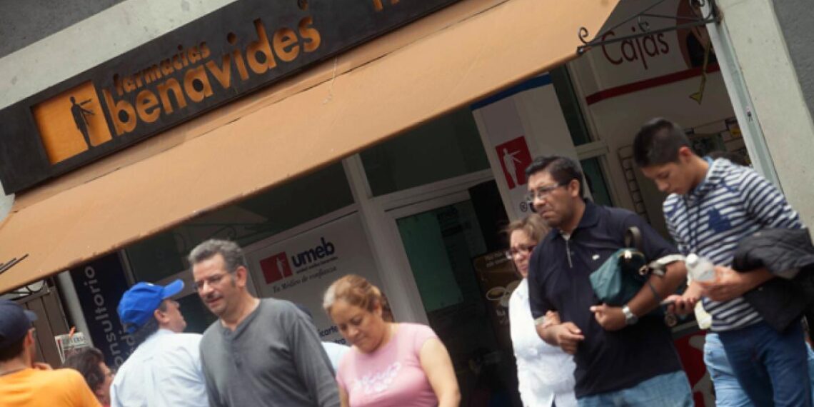 Farmacias Benavides avanza en su desliste