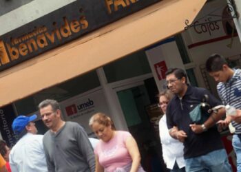 Farmacias Benavides avanza en su desliste