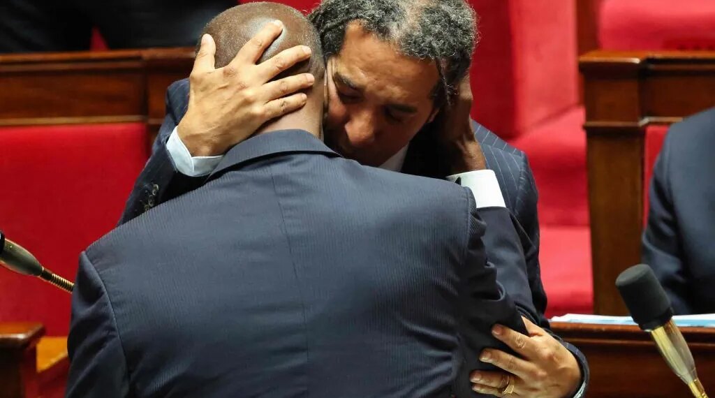 La Asamblea de Francia vota a favor de la derogación del 'Código Negro' de la esclavitud al cabo de 178 años