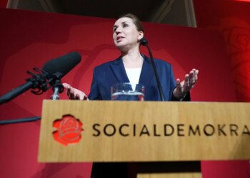 La primera ministra Frederiksen escandaliza a Dinamarca mientras sigue sin Gobierno: "Prefiero que los niños fumen a que estén en redes"