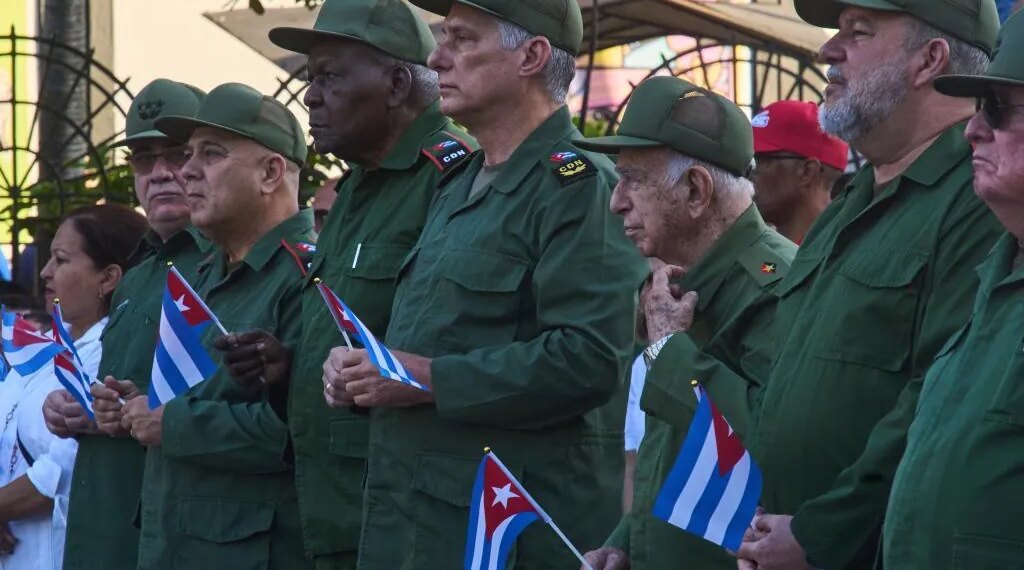 El ejército cubano desafía a Trump: "Victoria o muerte"