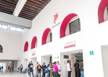 Habilita Gobierno del EdoMéx canales de denuncia para combatir “el coyotaje”, prevenir fraudes y evitar cobros indebidos