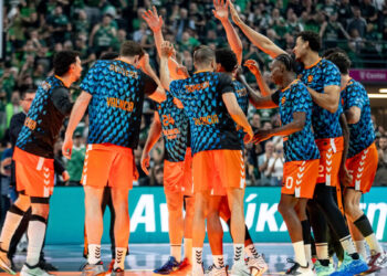 Los griegos amenazan con desmontar el Valencia Basket tras su histórica temporada
