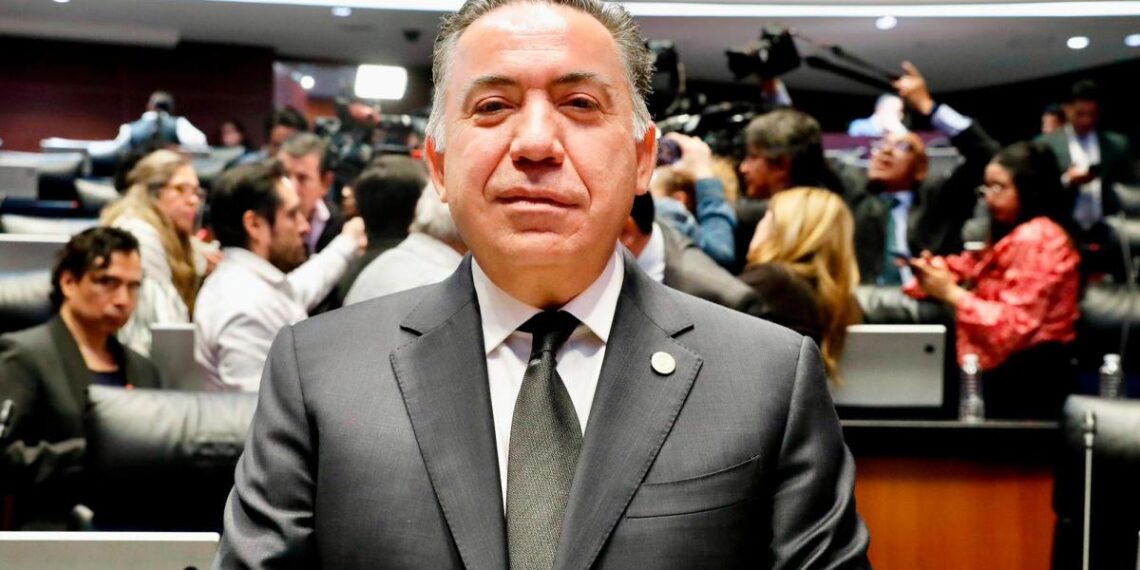 Inzunza pide licencia y se ausenta de periodo extraordinario en Senado