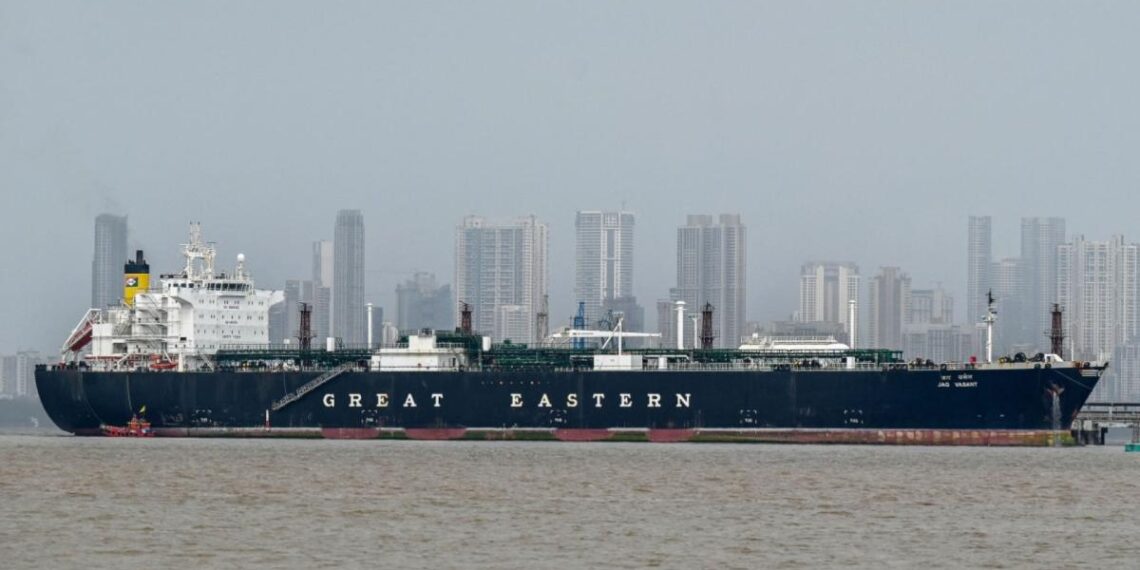 Irak exportó en abril 10 millones de barriles de petróleo a través del estrecho de Ormuz