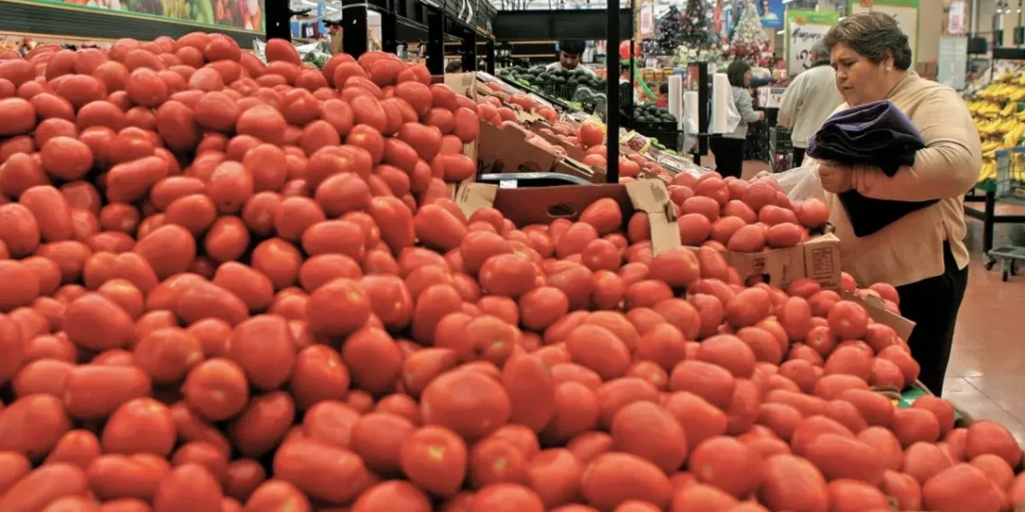 Jitomate sube hasta 180% en México