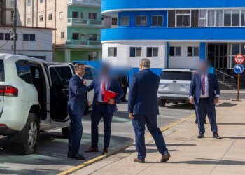 La CIA confirma que su director se reúne en La Habana con altos funcionarios de Cuba