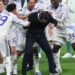 La celebración de Don Unai Emery: de pasar desapercibido a terminar en volandas