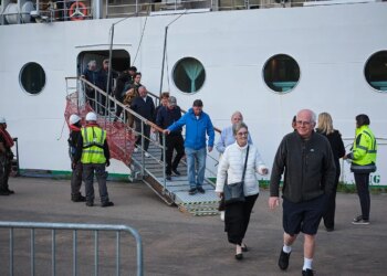 Suspenden el confinamiento de los pasajeros de un crucero en el que se produjo un brote de gastroenteritis