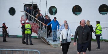 Suspenden el confinamiento de los pasajeros de un crucero en el que se produjo un brote de gastroenteritis