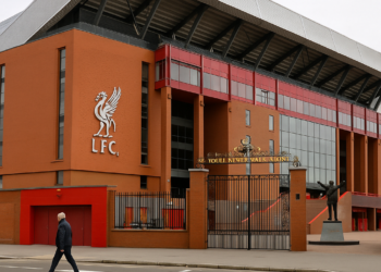 Liverpool despide al técnico Arne Slot tras mala temporada