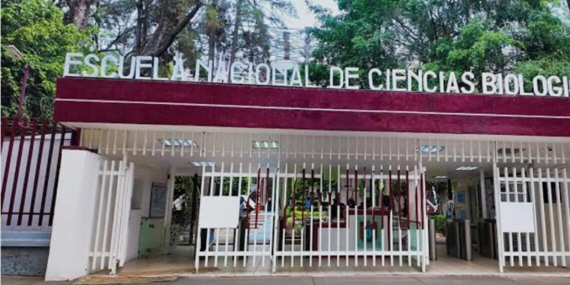 Mario Delgado sostuvo un diálogo con estudiantes del IPN en la Escuela Nacional de Ciencias Biológicas con la voluntad de llegar acuerdos y consensos