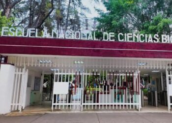 Mario Delgado sostuvo un diálogo con estudiantes del IPN en la Escuela Nacional de Ciencias Biológicas con la voluntad de llegar acuerdos y consensos