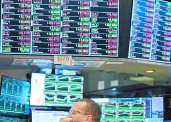 Mercado operó con movimientos laterales