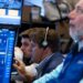 Wall Street opera con pérdidas; acciones de tecnológicas lideran las pérdidas