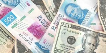 Peso cae tras ataques de EU