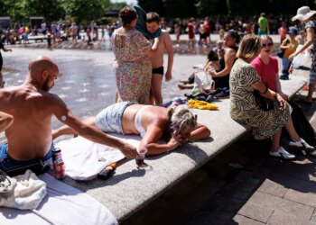 Siete muertos en Francia atribuidos a la ola de calor y récords de temperatura en Reino Unido